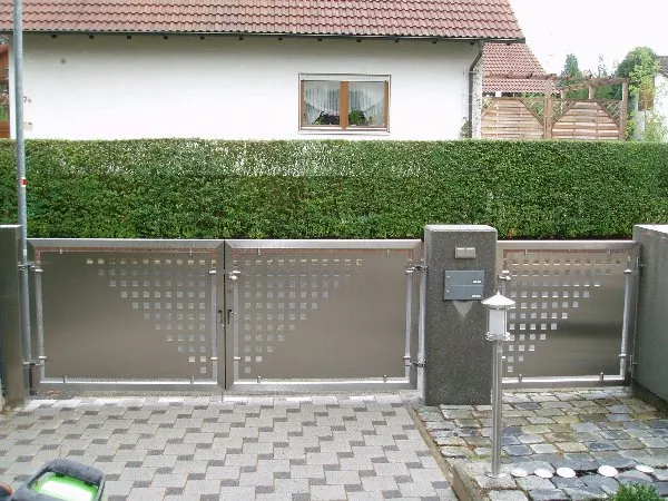 Gartentor mit Innenfüllung Gartentor mit Innenfüllung